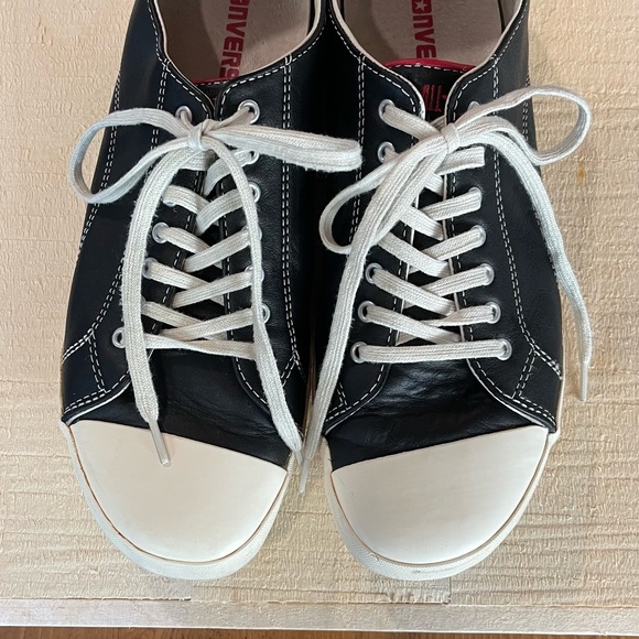 RARE FIND! CONVERSE Leather Low Top All-Stars - Picture 4 of 9